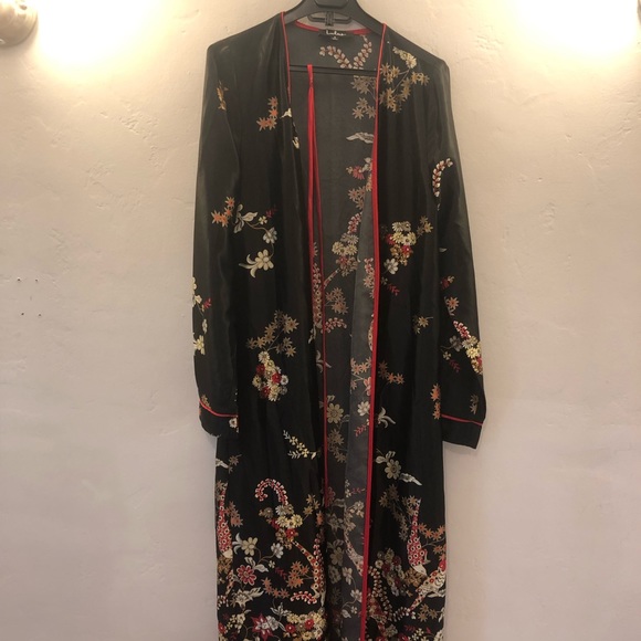 Lulu’s Black Print Satin Kimono - Picture 8 of 8